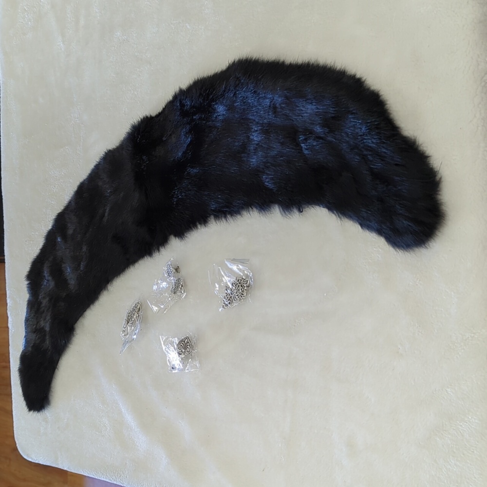 Black Sparkle Cape/Cloak Rabbit Collar Renaissance - Picture 7 of 8